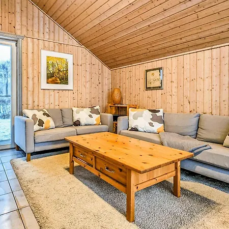 Apartment 3 Bedroom Gorgeous In *